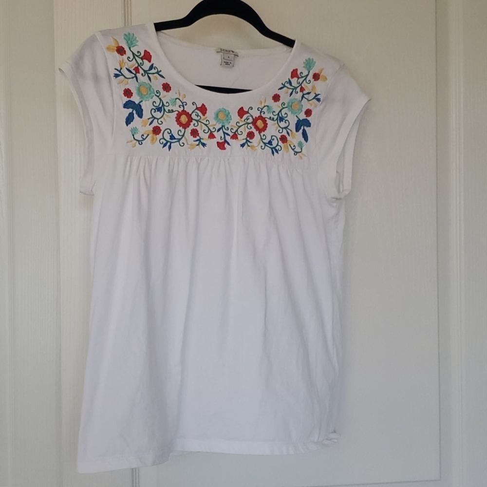 Embroidered tee